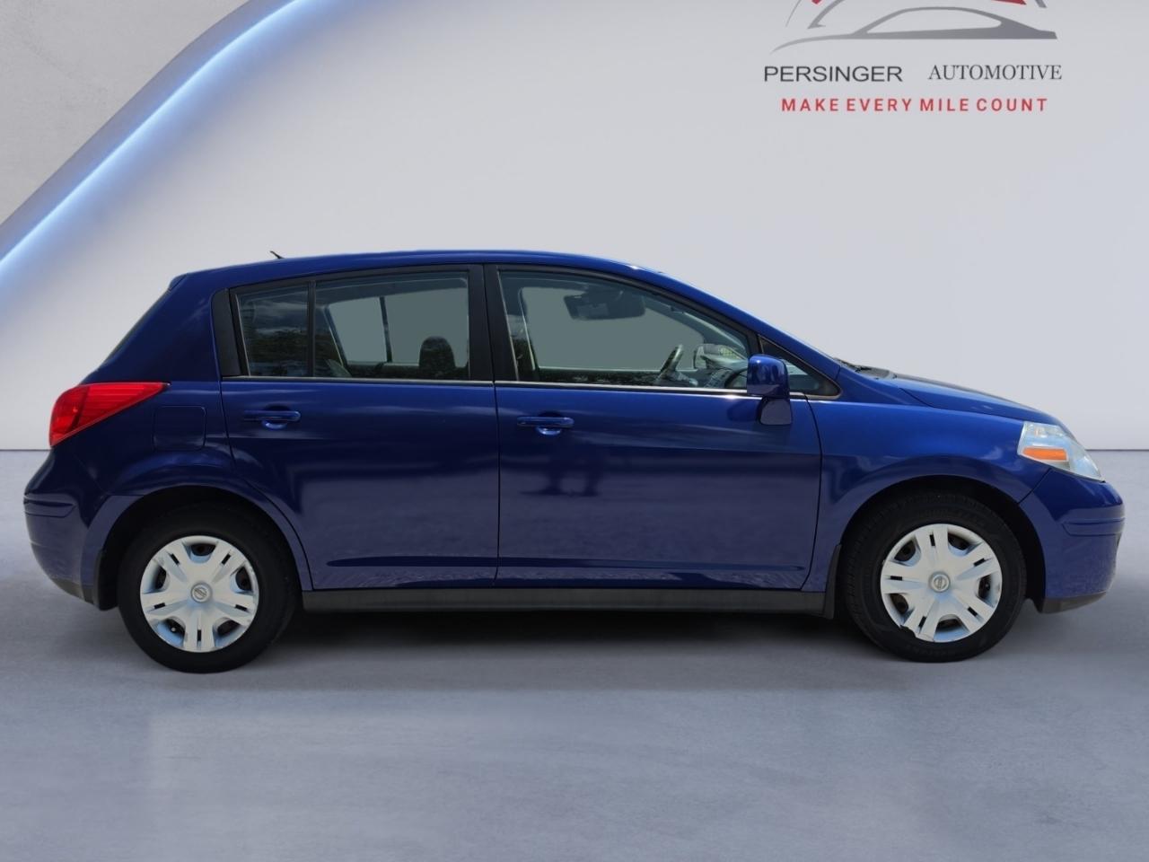 Nissan Versa 1.8 S Hatchback 2012
