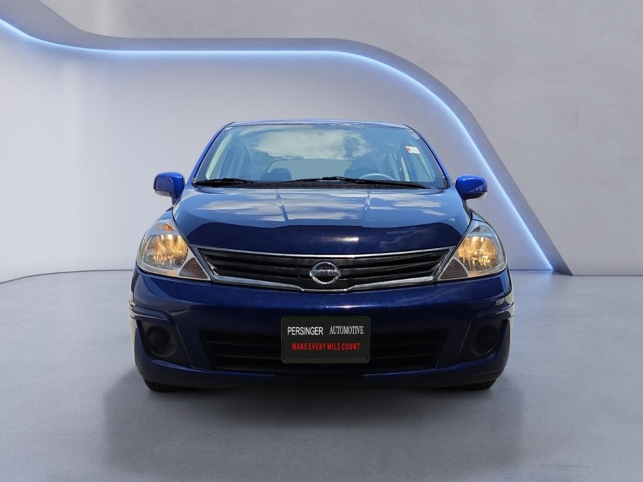 Nissan Versa 1.8 S Hatchback 2012