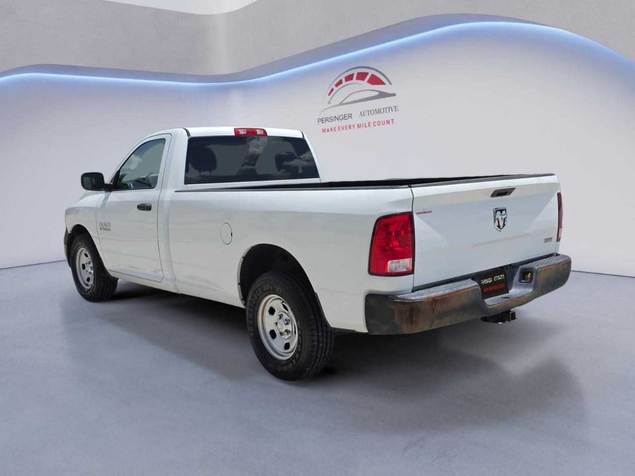 RAM 1500 Tradesman 4x2 Regular Cab 8' Box 2017