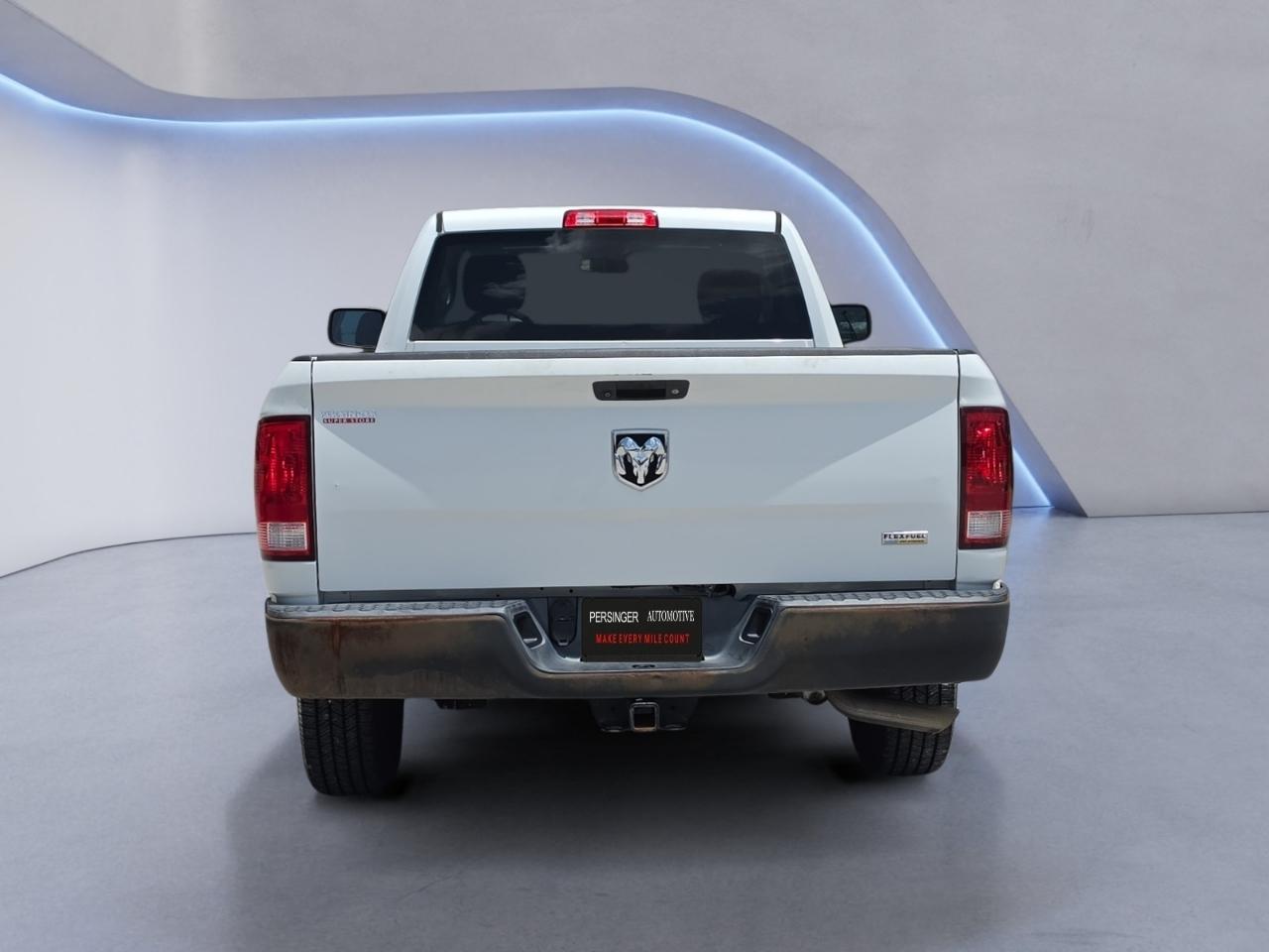 RAM 1500 Tradesman 4x2 Regular Cab 8' Box 2017