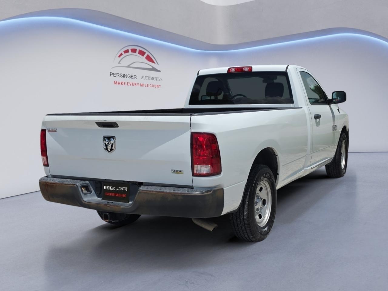 RAM 1500 Tradesman 4x2 Regular Cab 8' Box 2017