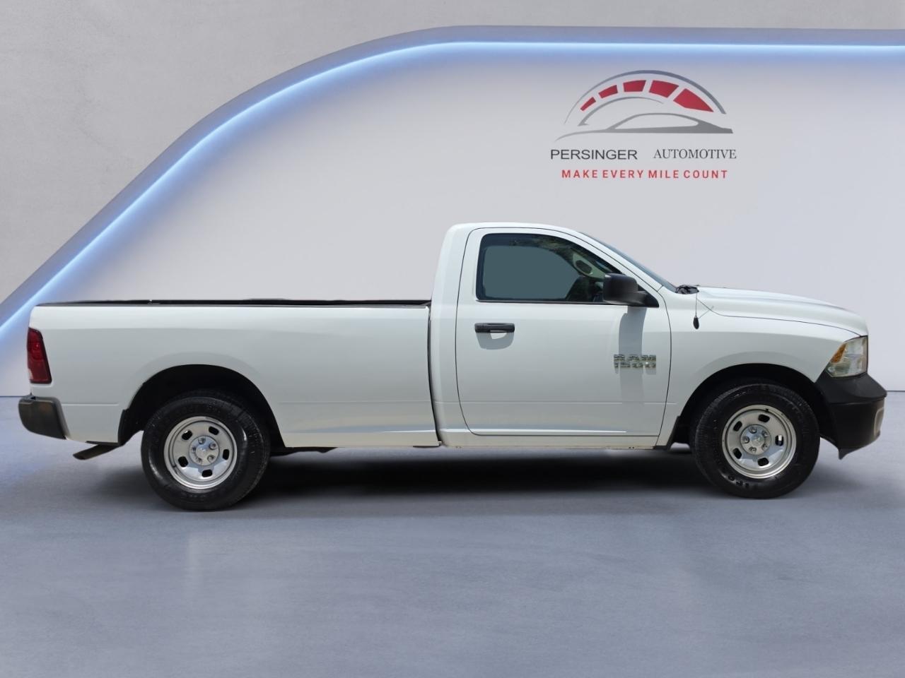 RAM 1500 Tradesman 4x2 Regular Cab 8' Box 2017