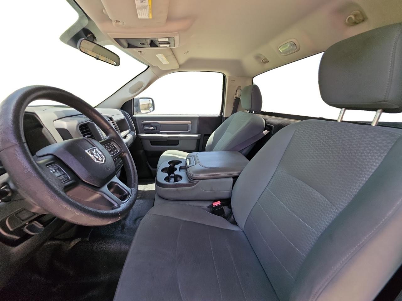 RAM 1500 Tradesman 4x2 Regular Cab 8' Box 2017