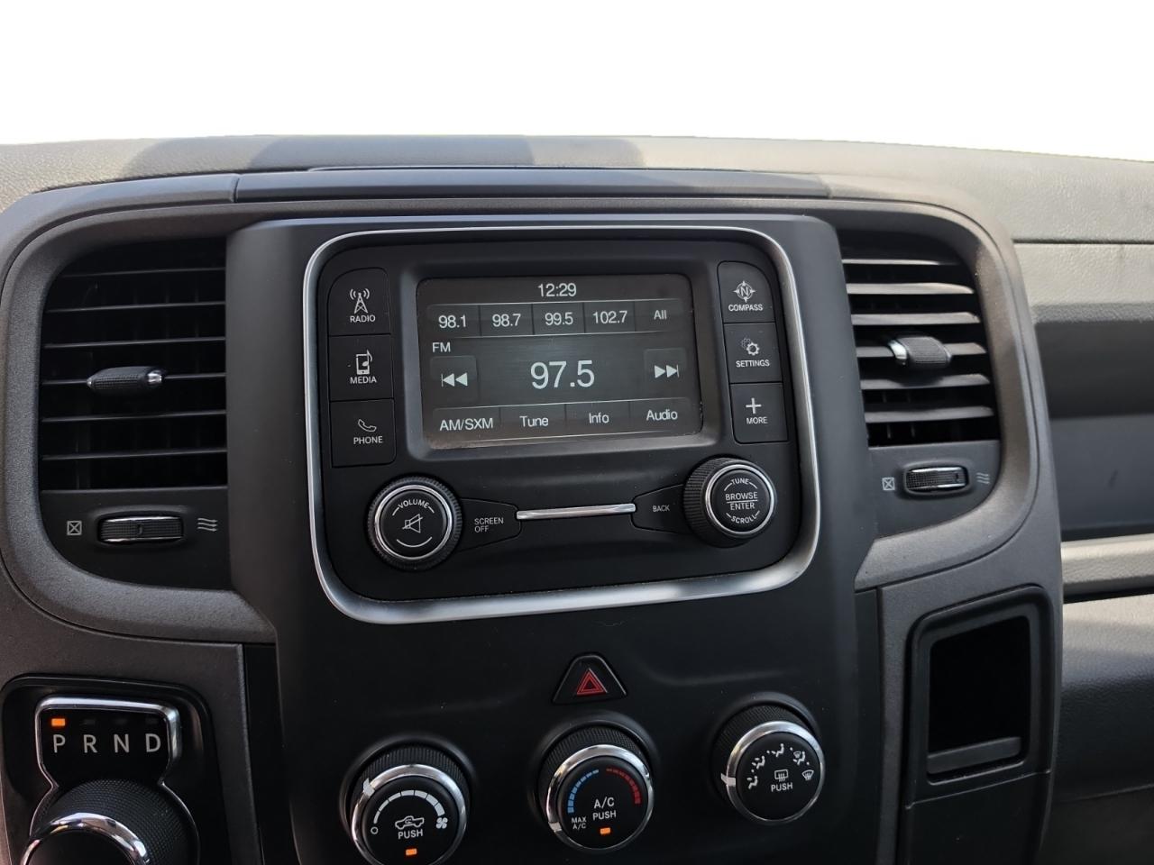 RAM 1500 Tradesman 4x2 Regular Cab 8' Box 2017