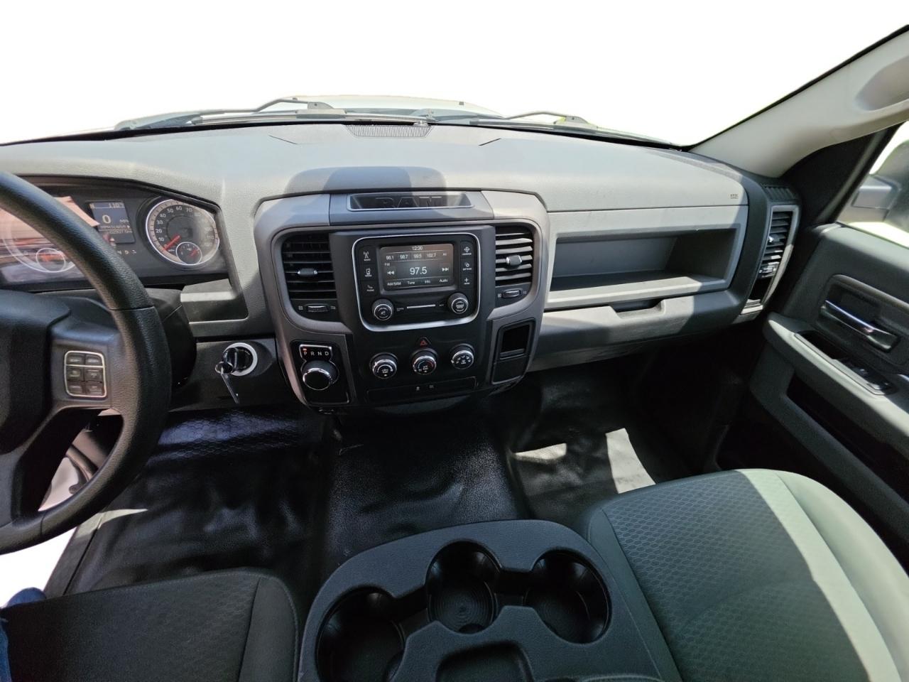 RAM 1500 Tradesman 4x2 Regular Cab 8' Box 2017