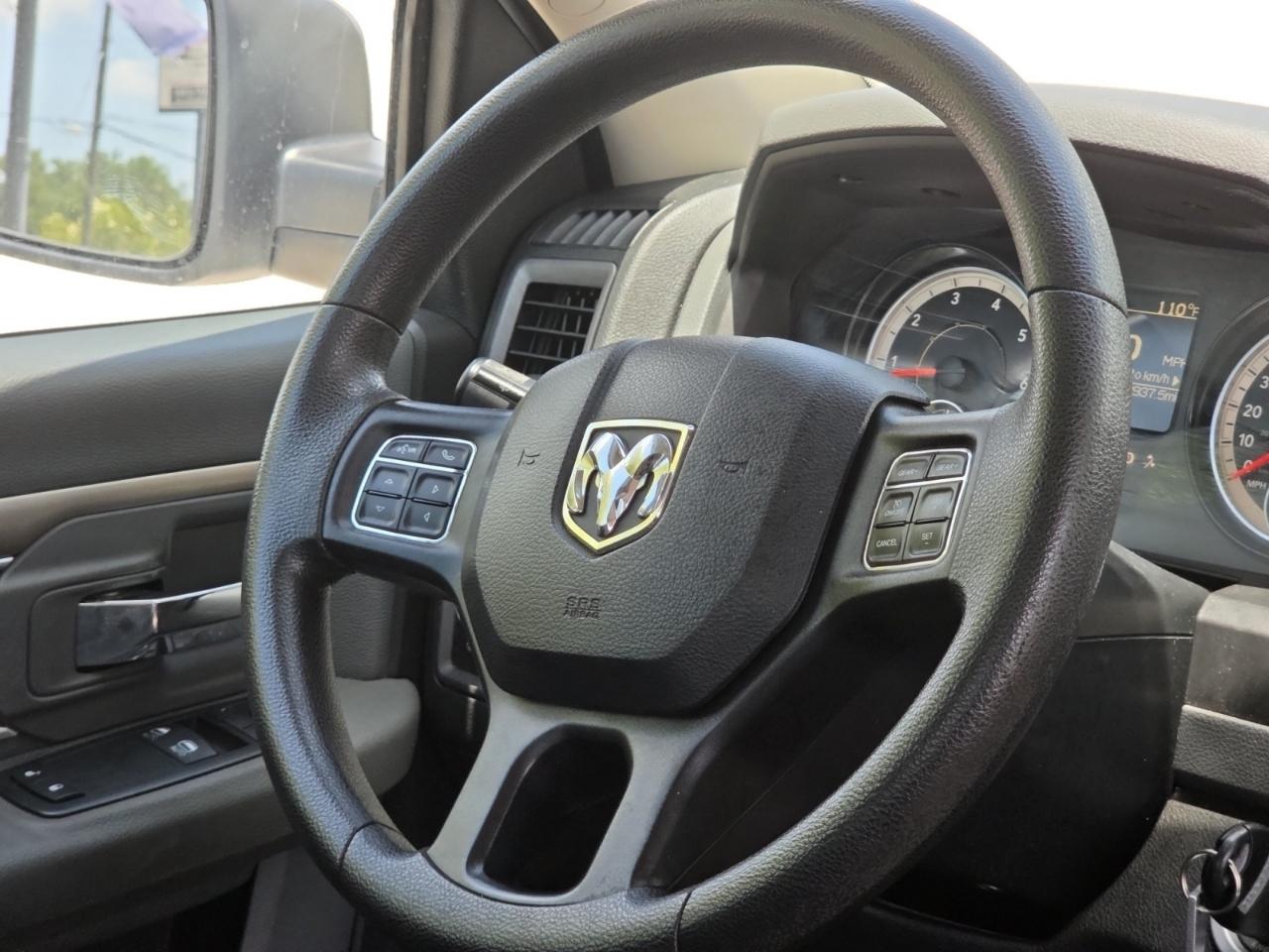 RAM 1500 Tradesman 4x2 Regular Cab 8' Box 2017
