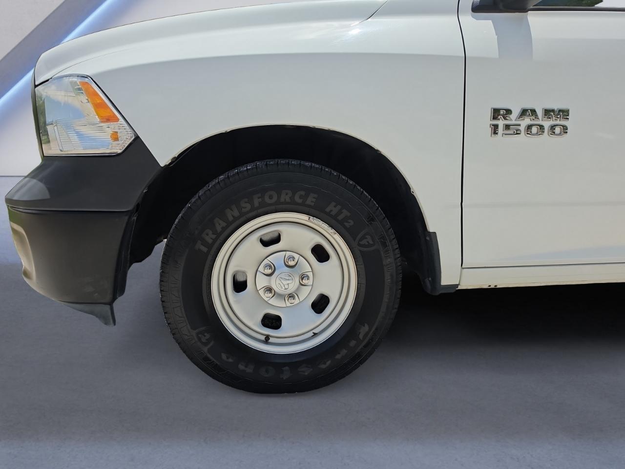 RAM 1500 Tradesman 4x2 Regular Cab 8' Box 2017