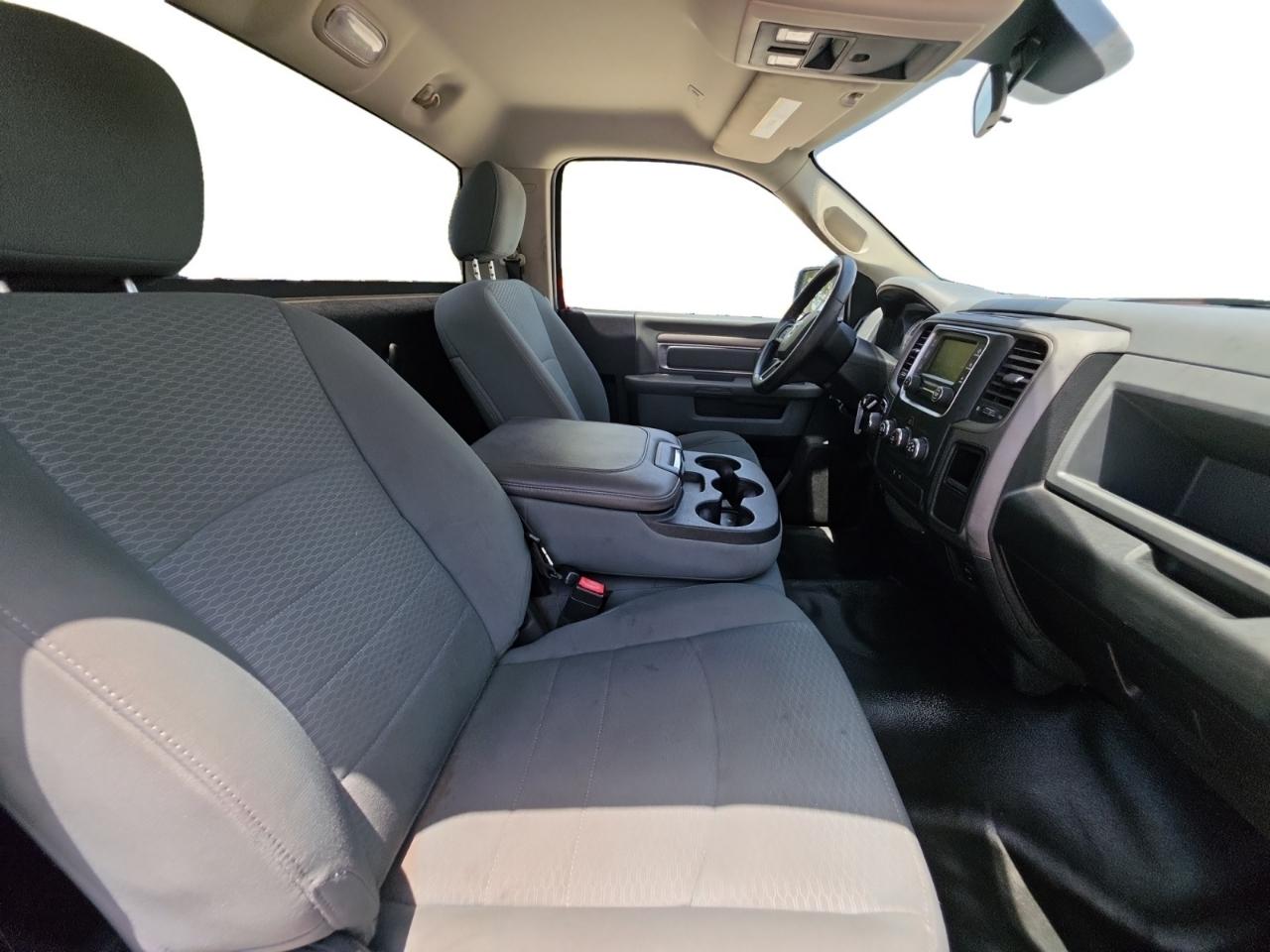 RAM 1500 Tradesman 4x2 Regular Cab 8' Box 2017