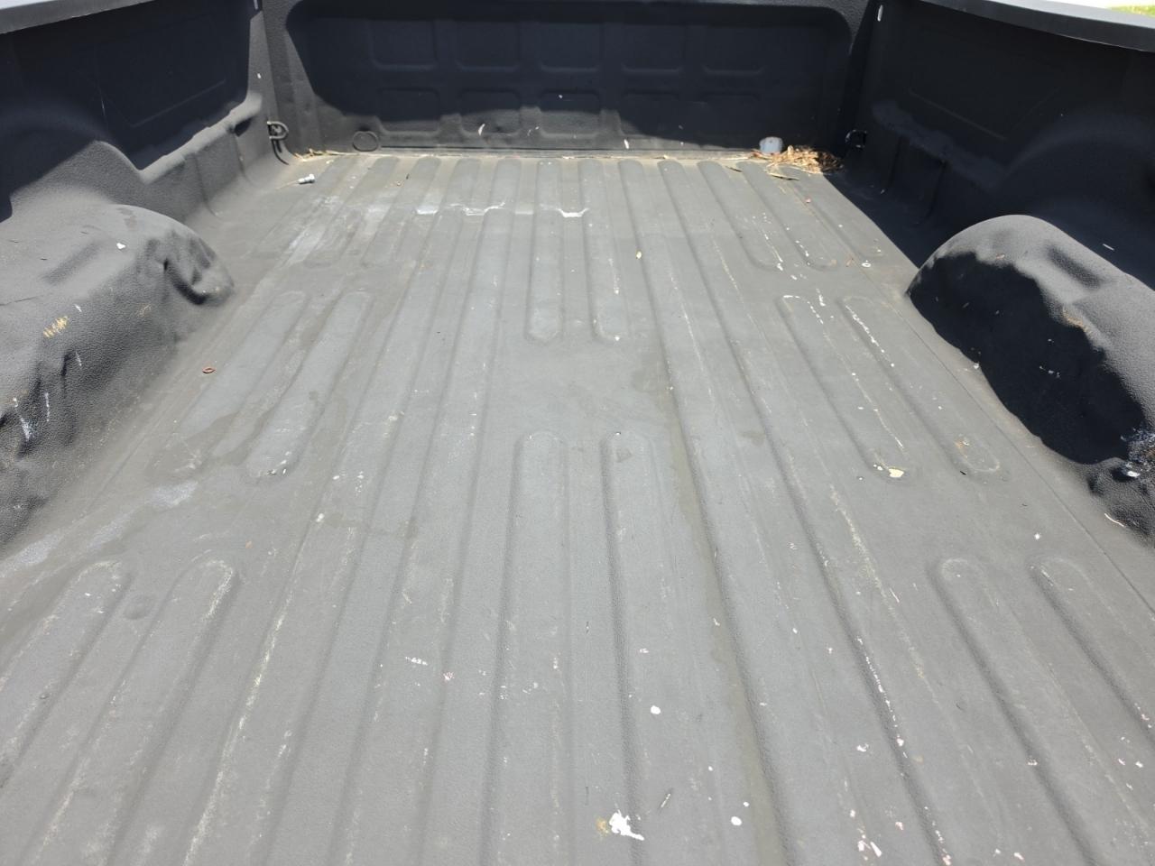 RAM 1500 Tradesman 4x2 Regular Cab 8' Box 2017
