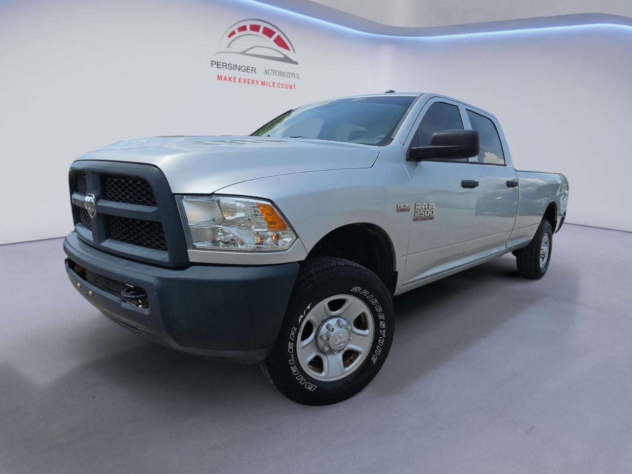 2017 RAM 2500 Tradesman 4x4 Crew Cab 8' Box