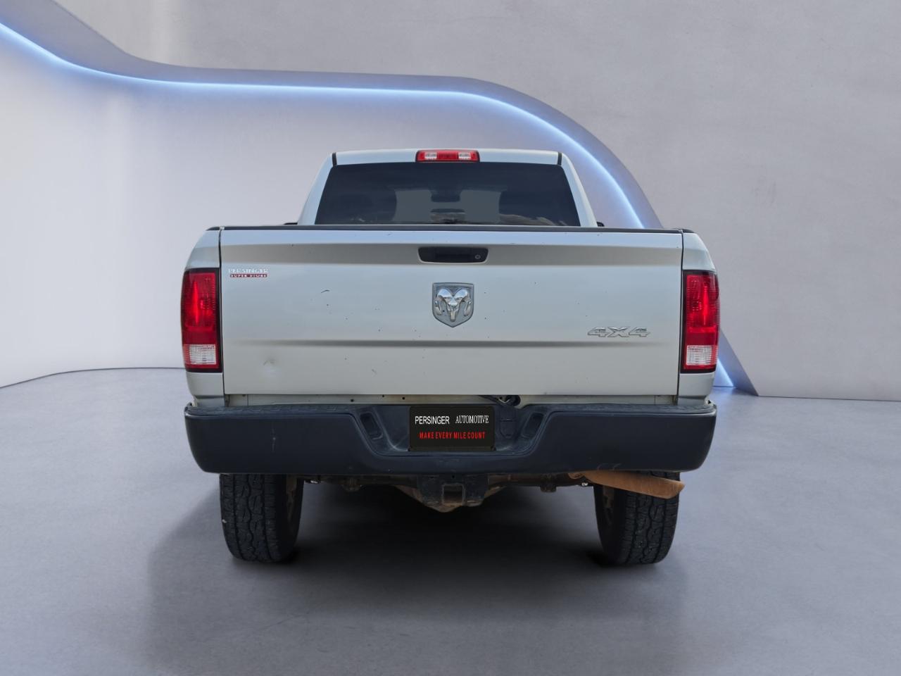RAM 2500 Tradesman 4x4 Crew Cab 8' Box 2017