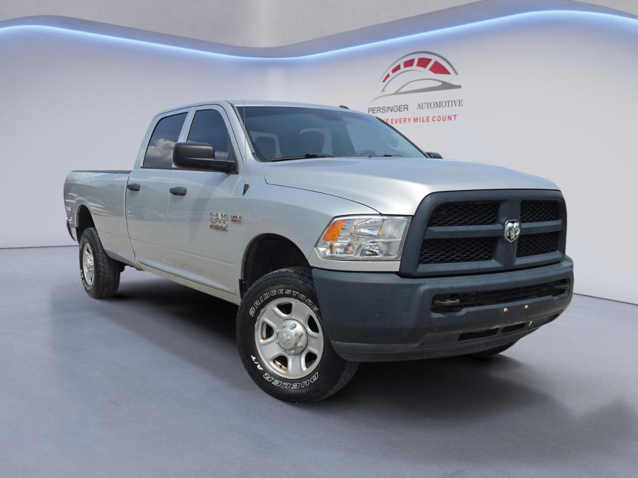 RAM 2500 Tradesman 4x4 Crew Cab 8' Box 2017