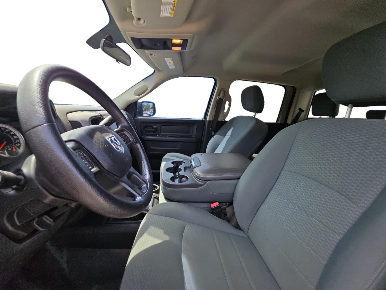 RAM 2500 Tradesman 4x4 Crew Cab 8' Box 2017