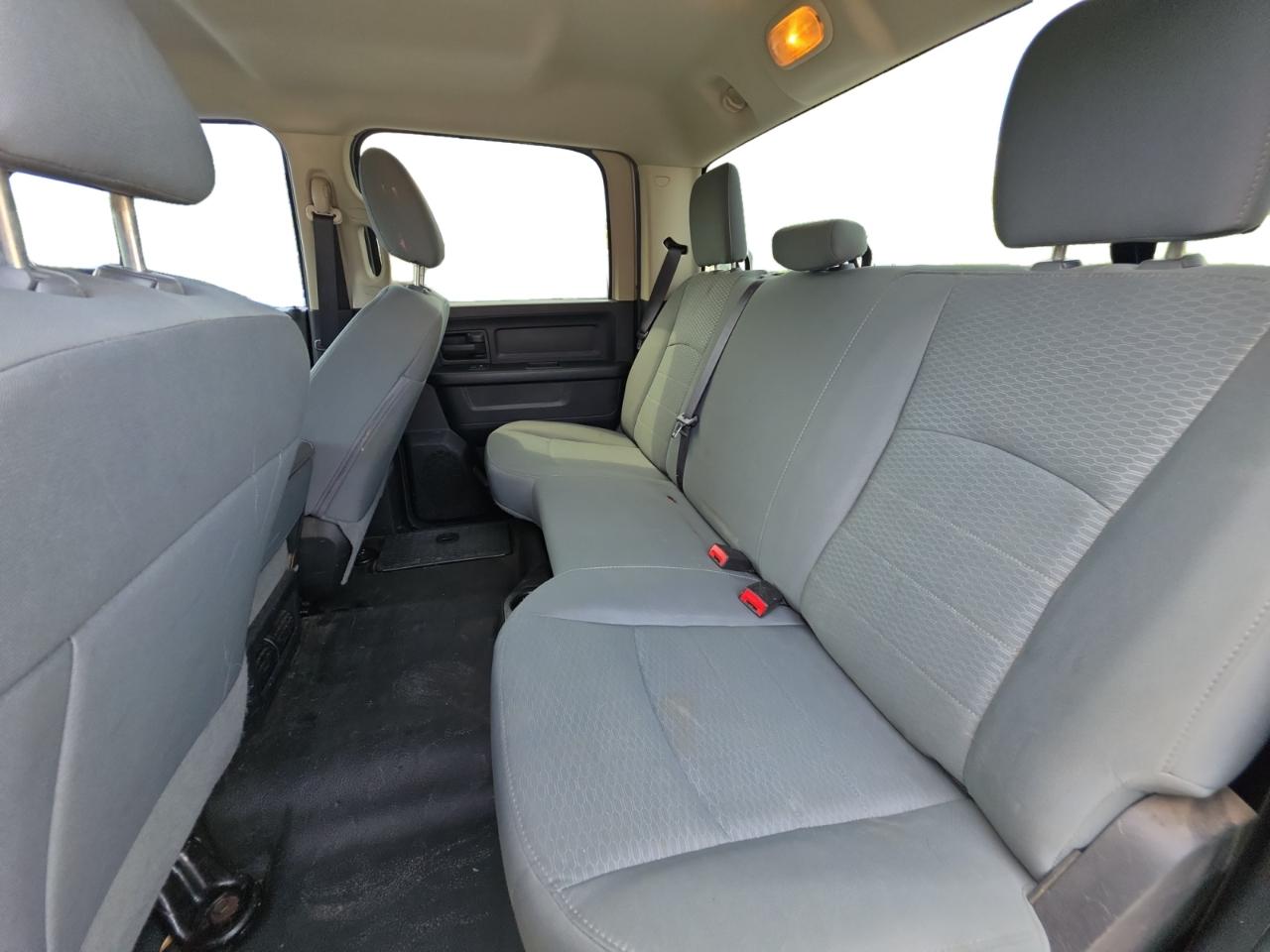 RAM 2500 Tradesman 4x4 Crew Cab 8' Box 2017