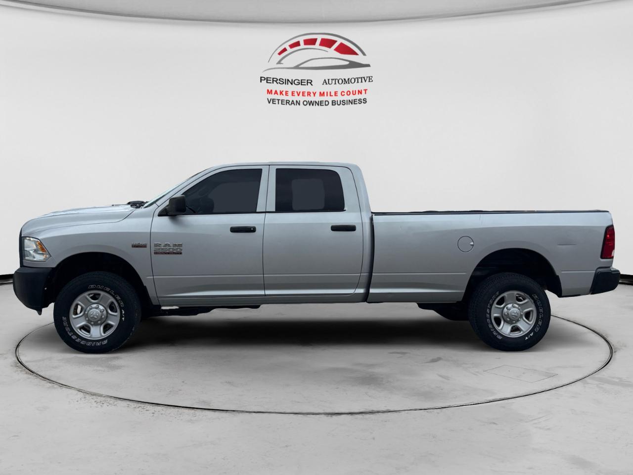 RAM 2500 Tradesman 4x4 Crew Cab 8' Box 2017