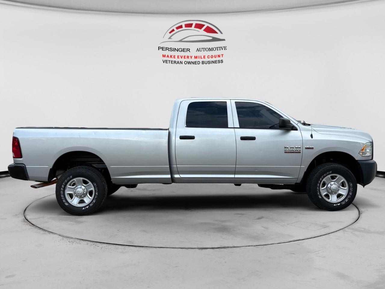 RAM 2500 Tradesman 4x4 Crew Cab 8' Box 2017