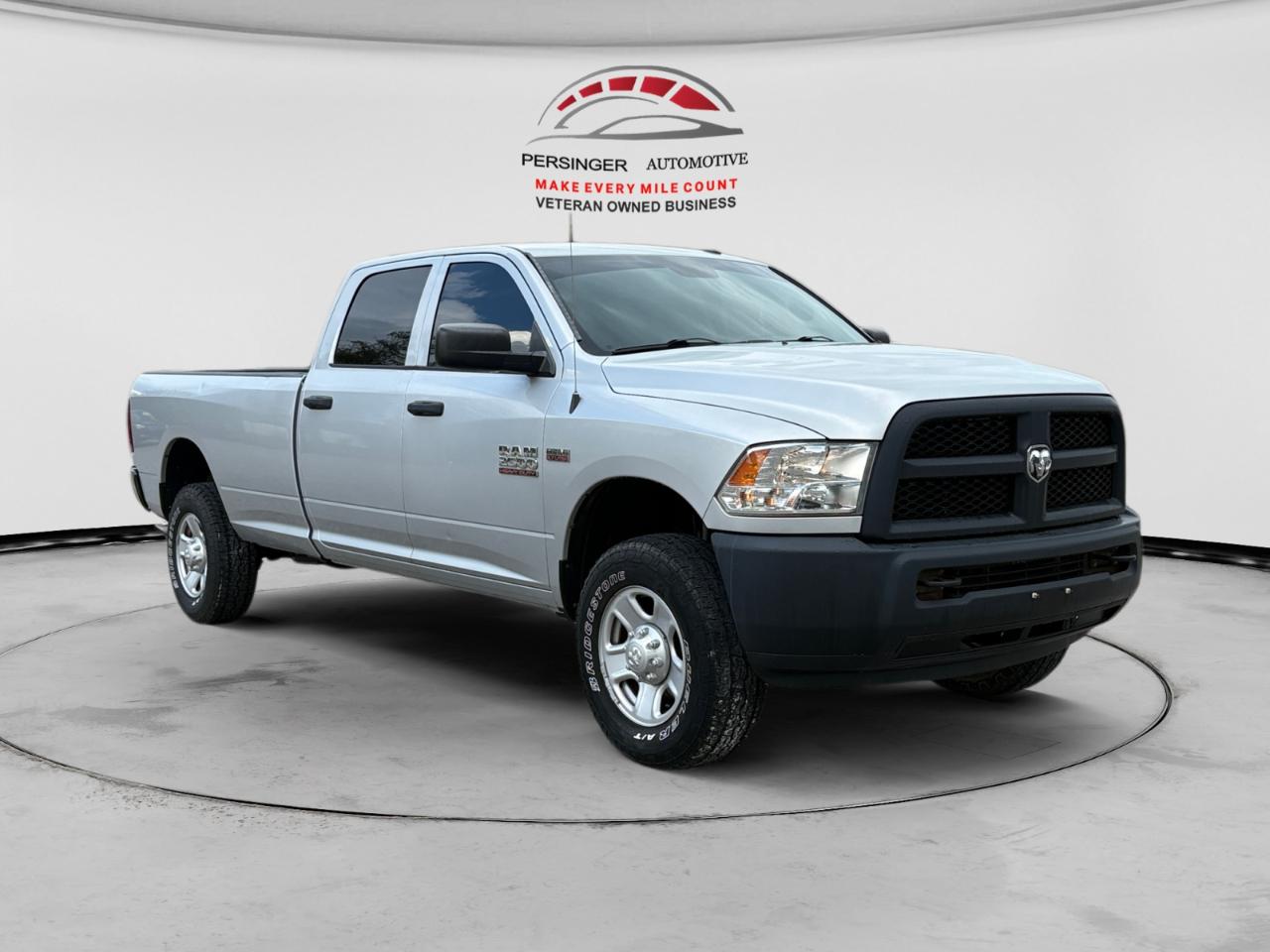 RAM 2500 Tradesman 4x4 Crew Cab 8' Box 2017