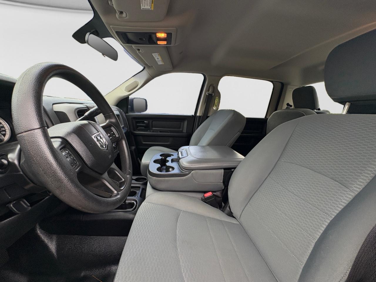RAM 2500 Tradesman 4x4 Crew Cab 8' Box 2017