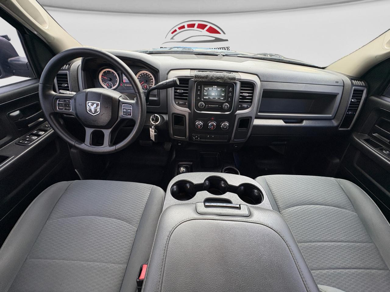 RAM 2500 Tradesman 4x4 Crew Cab 8' Box 2017