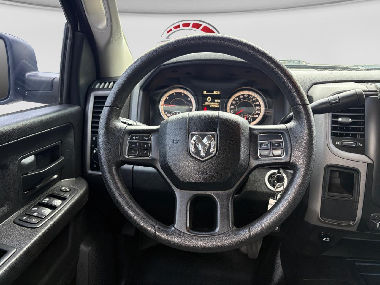 RAM 2500 Tradesman 4x4 Crew Cab 8' Box 2017