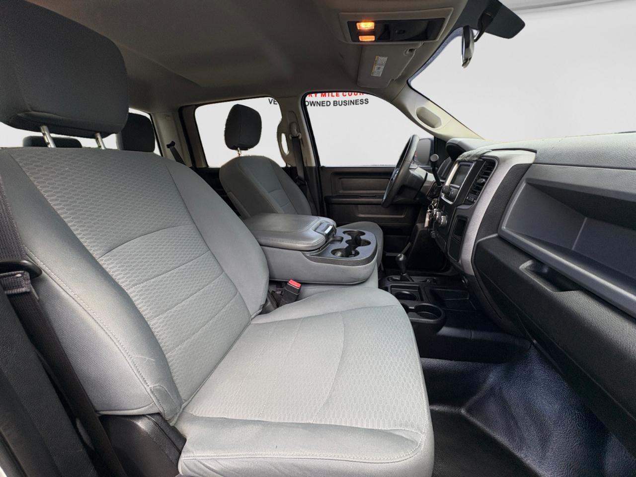 RAM 2500 Tradesman 4x4 Crew Cab 8' Box 2017