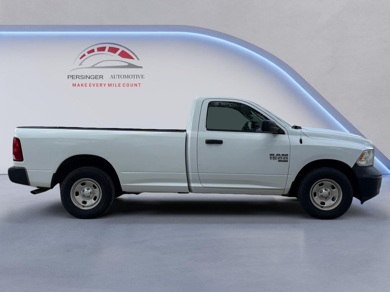 RAM 1500 Classic Tradesman 4x2 Reg Cab 8' Box 2019