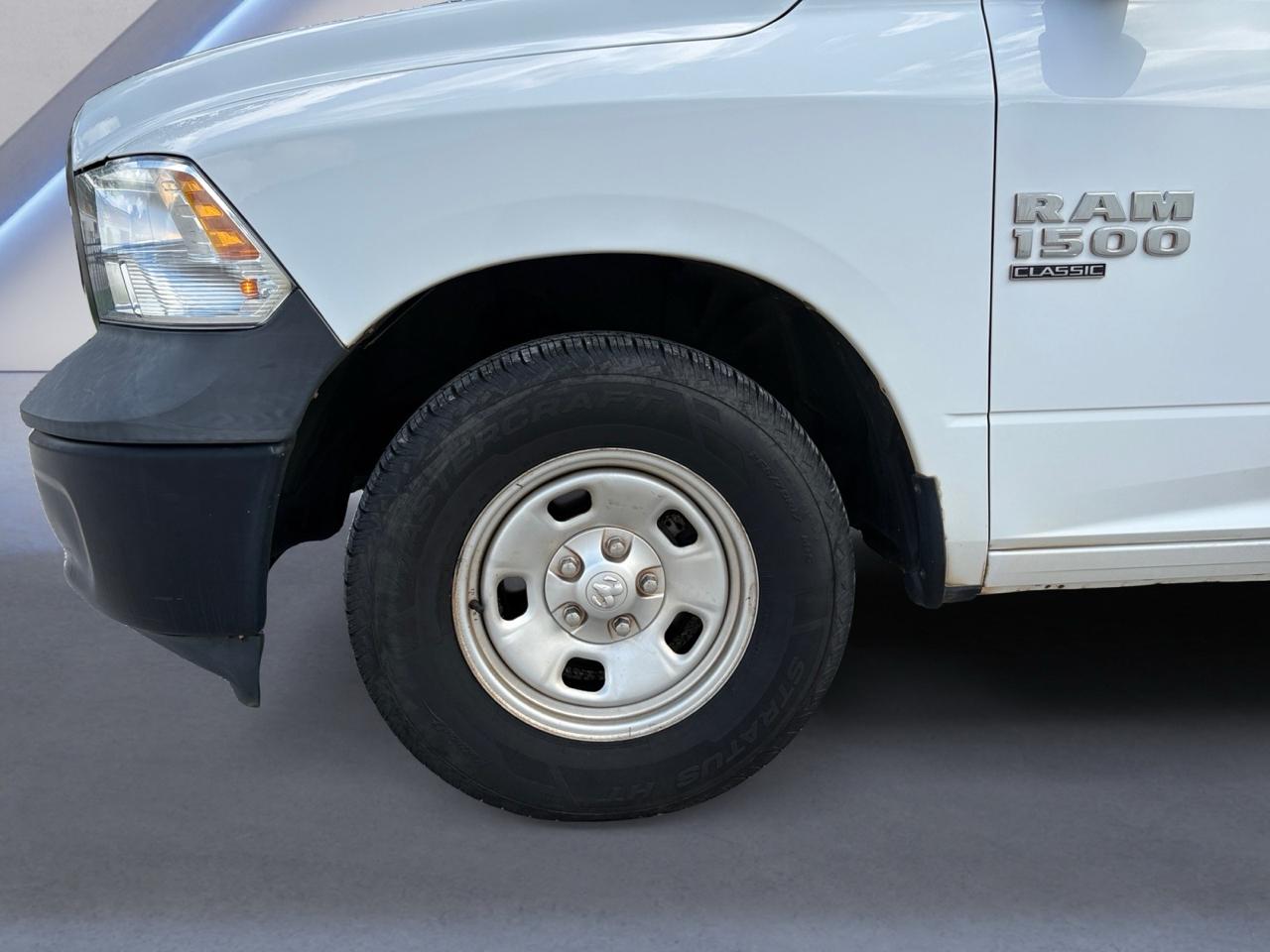 RAM 1500 Classic Tradesman 4x2 Reg Cab 8' Box 2019
