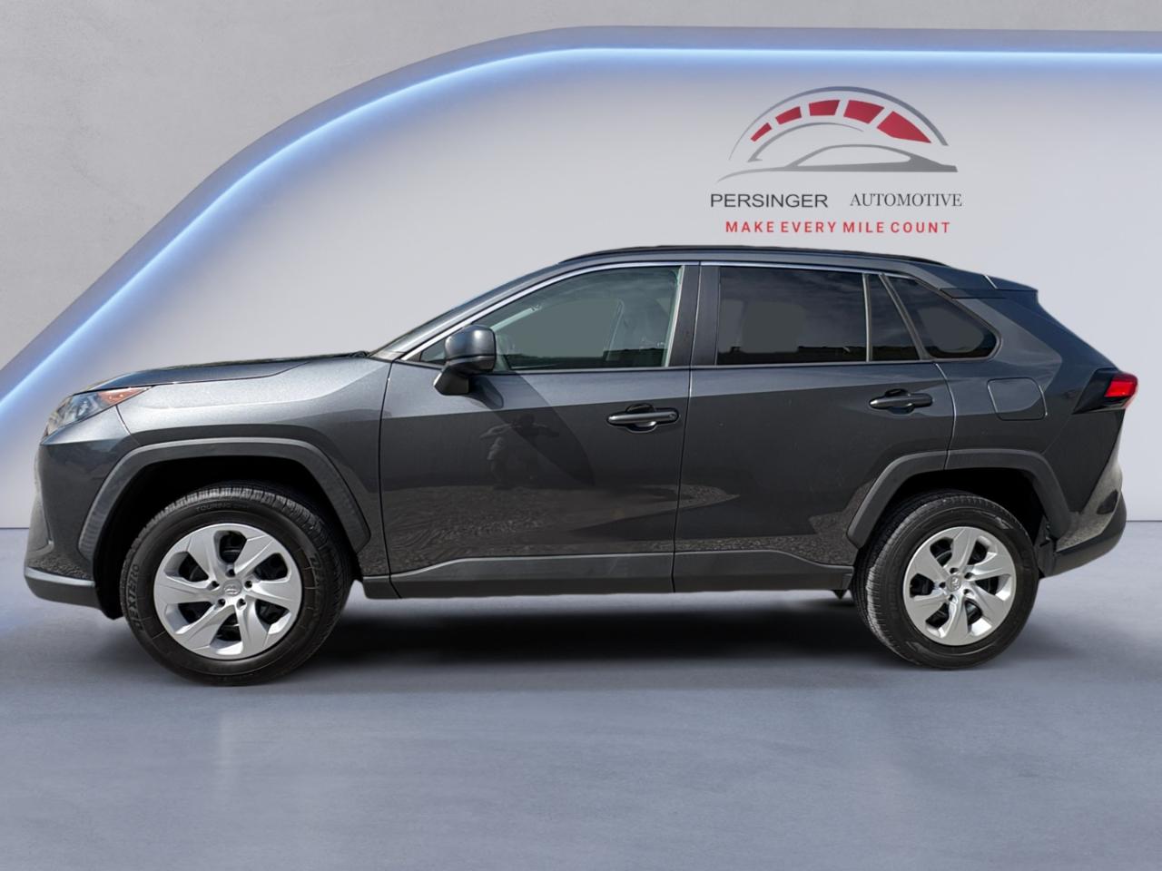 Toyota RAV4 LE FWD (Natl) 2020