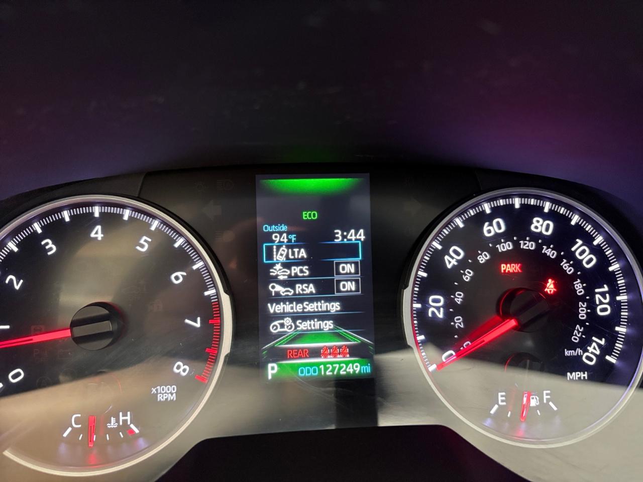 Toyota RAV4 LE FWD (Natl) 2020