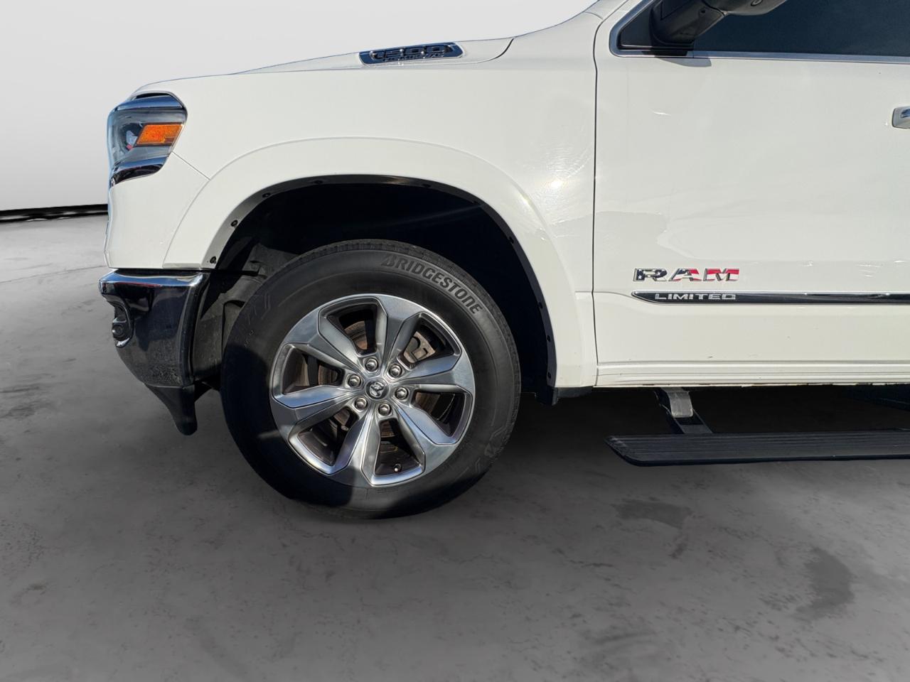 RAM 1500 Limited 4x4 Crew Cab 5'7" Box 2022
