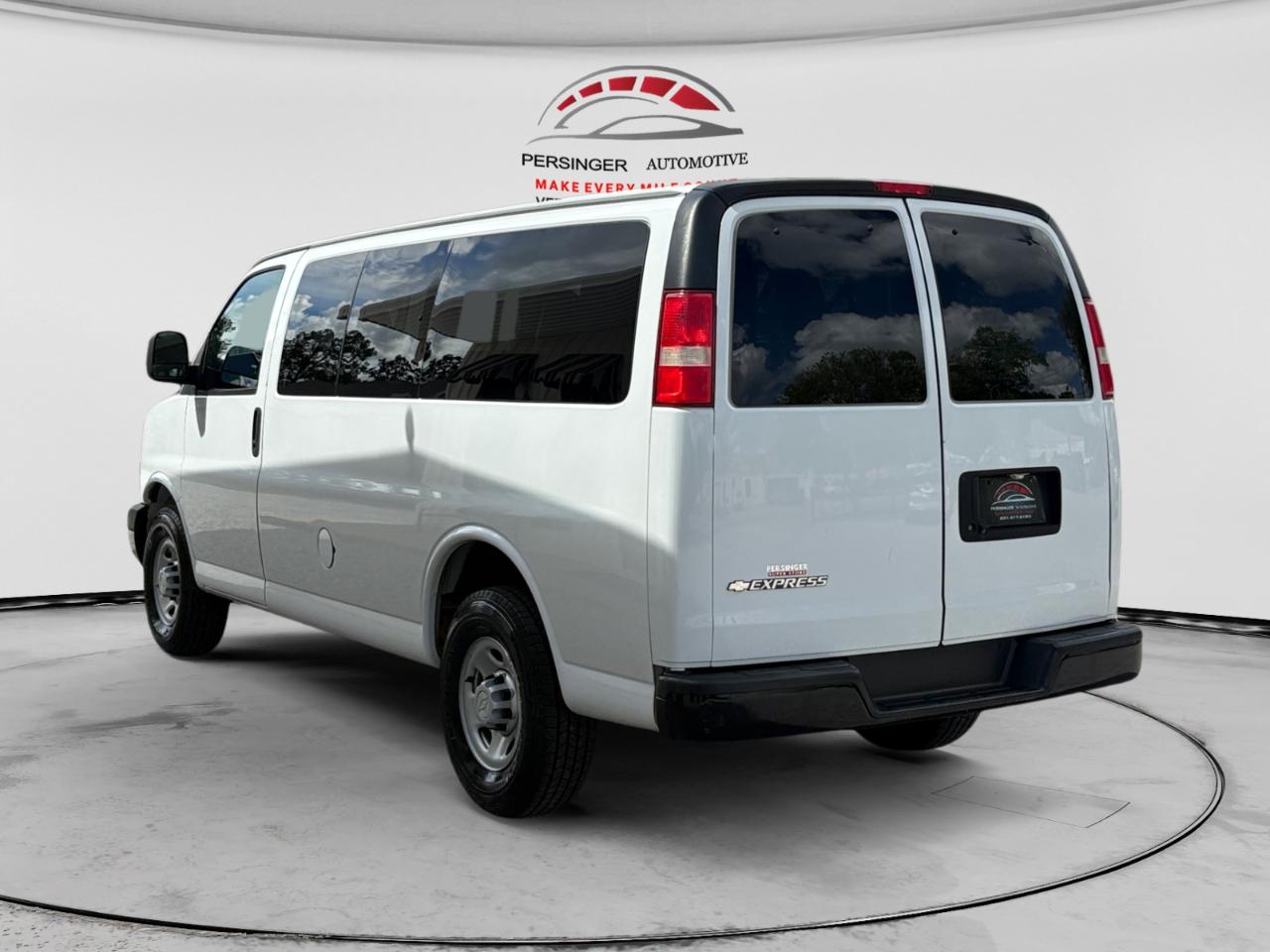 Chevrolet Express Passenger RWD 2500 135" LS 2019