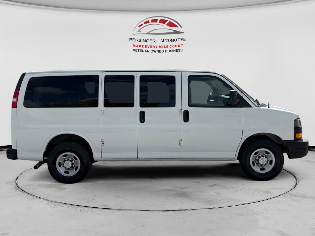 Chevrolet Express Passenger RWD 2500 135" LS 2019