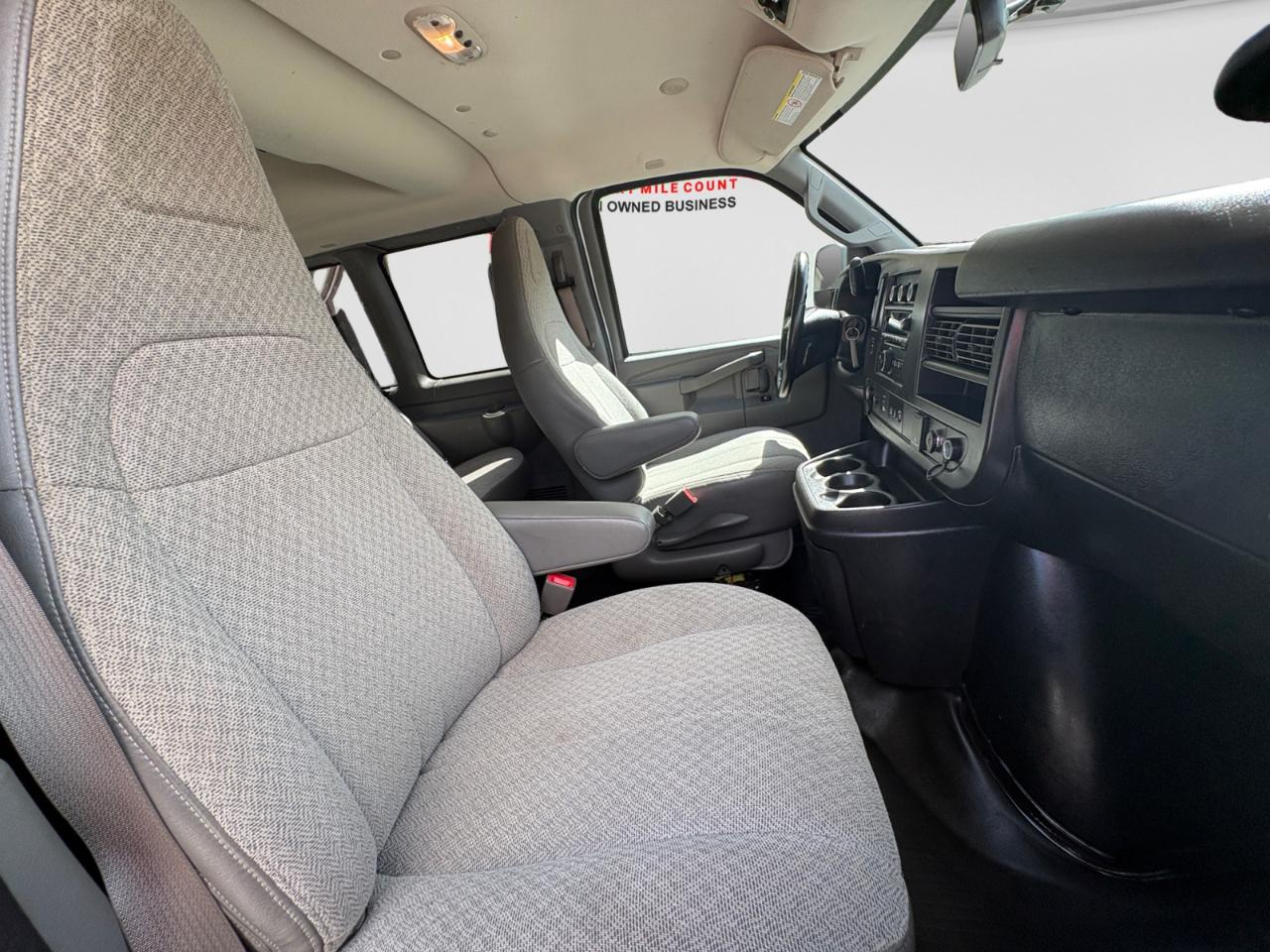 Chevrolet Express Passenger RWD 2500 135" LS 2019