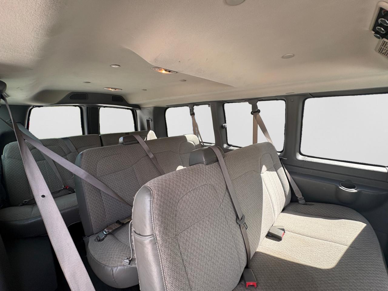 Chevrolet Express Passenger RWD 2500 135" LS 2019