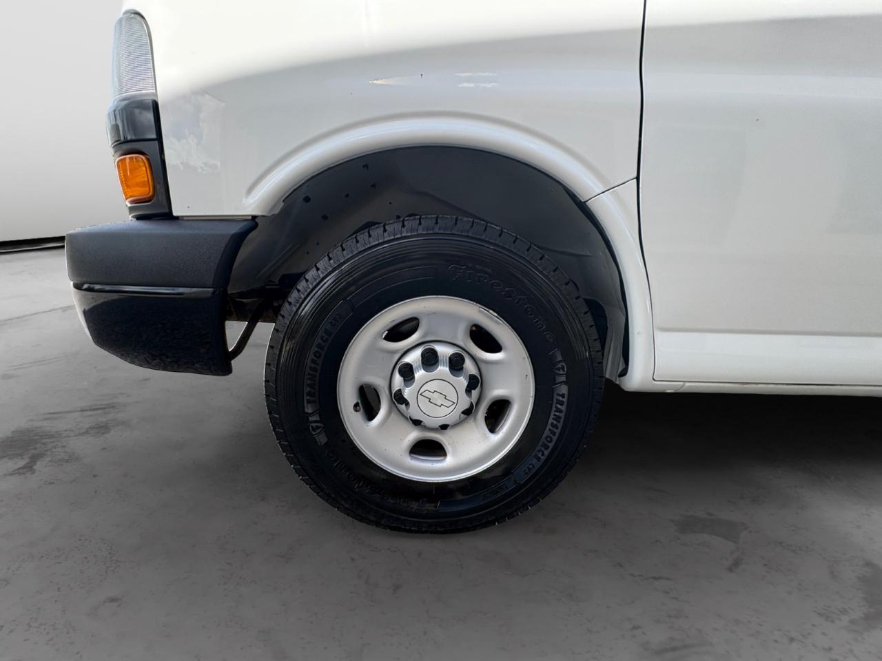 Chevrolet Express Passenger RWD 2500 135" LS 2019