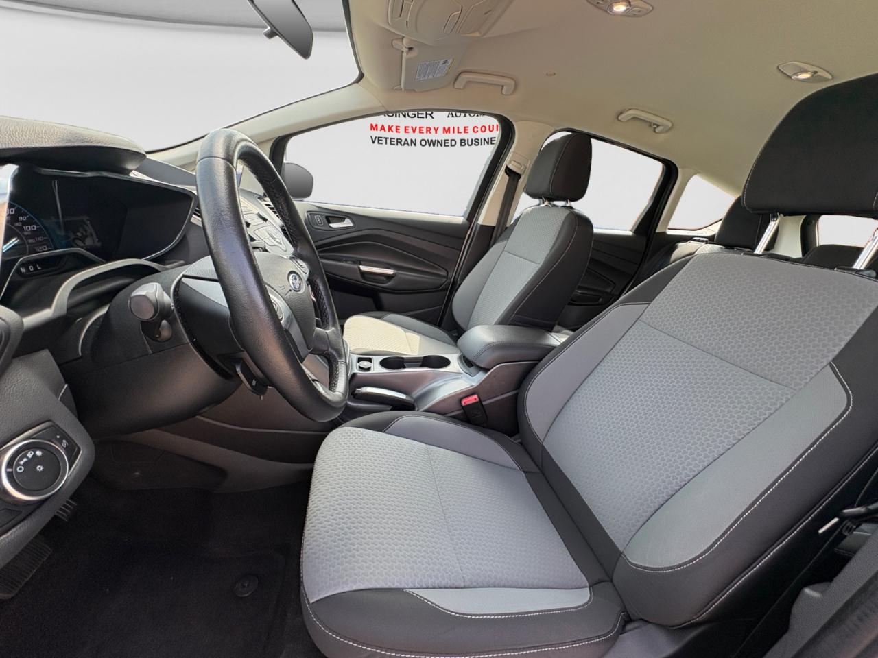 Ford C-Max Hybrid SE FWD 2017