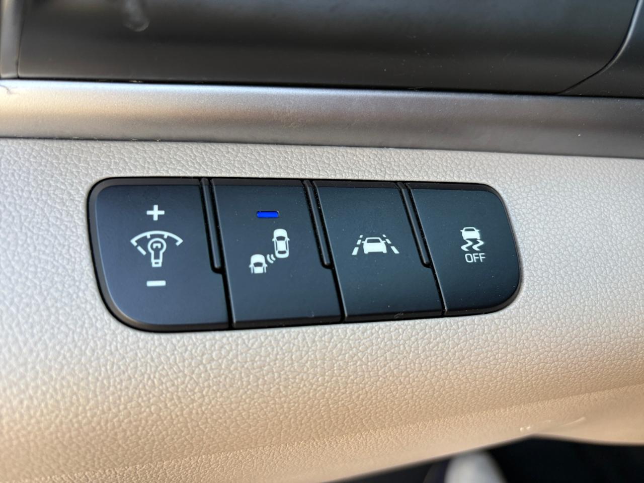 Hyundai Elantra SEL 2020