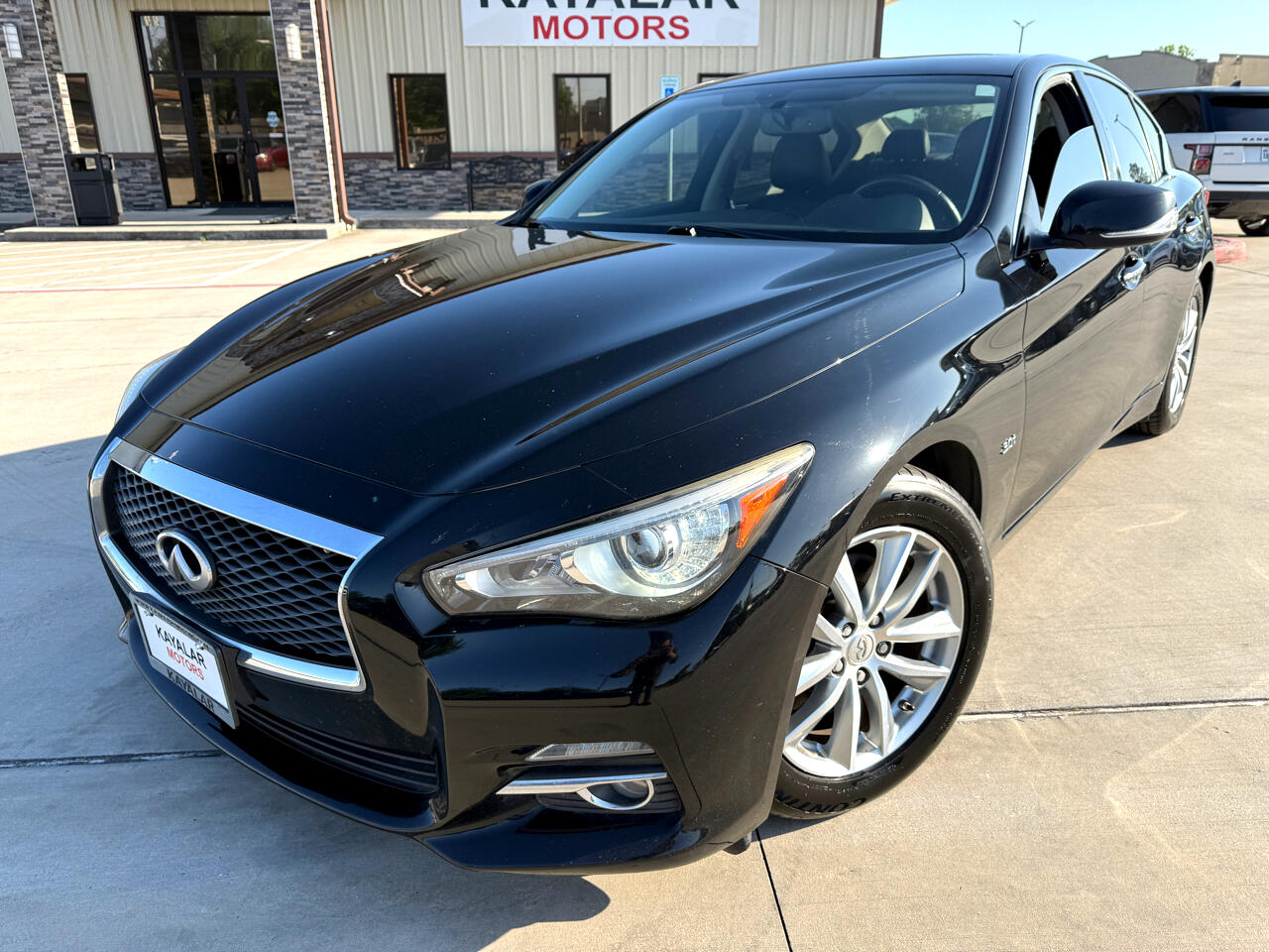2017 Infiniti Q50 3.0t Premium AWD photo 2