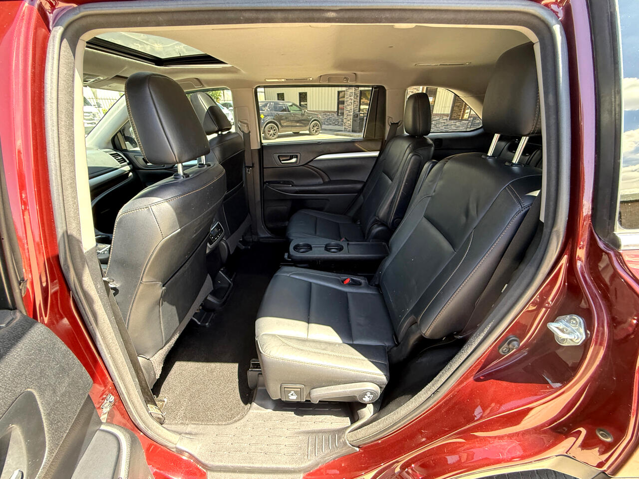 2017 Toyota Highlander SE photo 11
