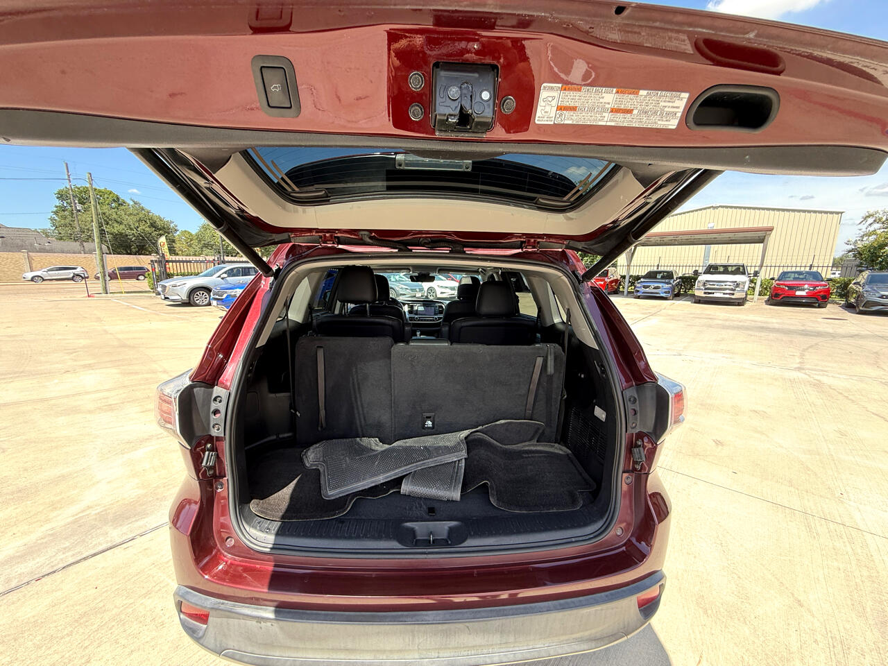 2017 Toyota Highlander SE photo 14