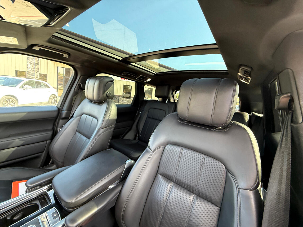 2020 Land Rover Range Rover Sport HSE photo 9