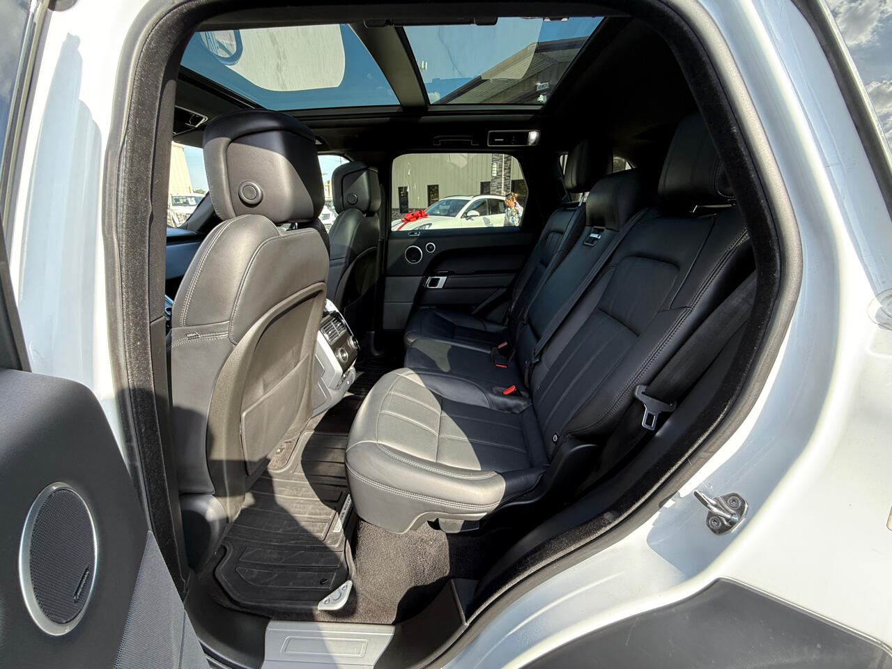 2020 Land Rover Range Rover Sport HSE photo 14