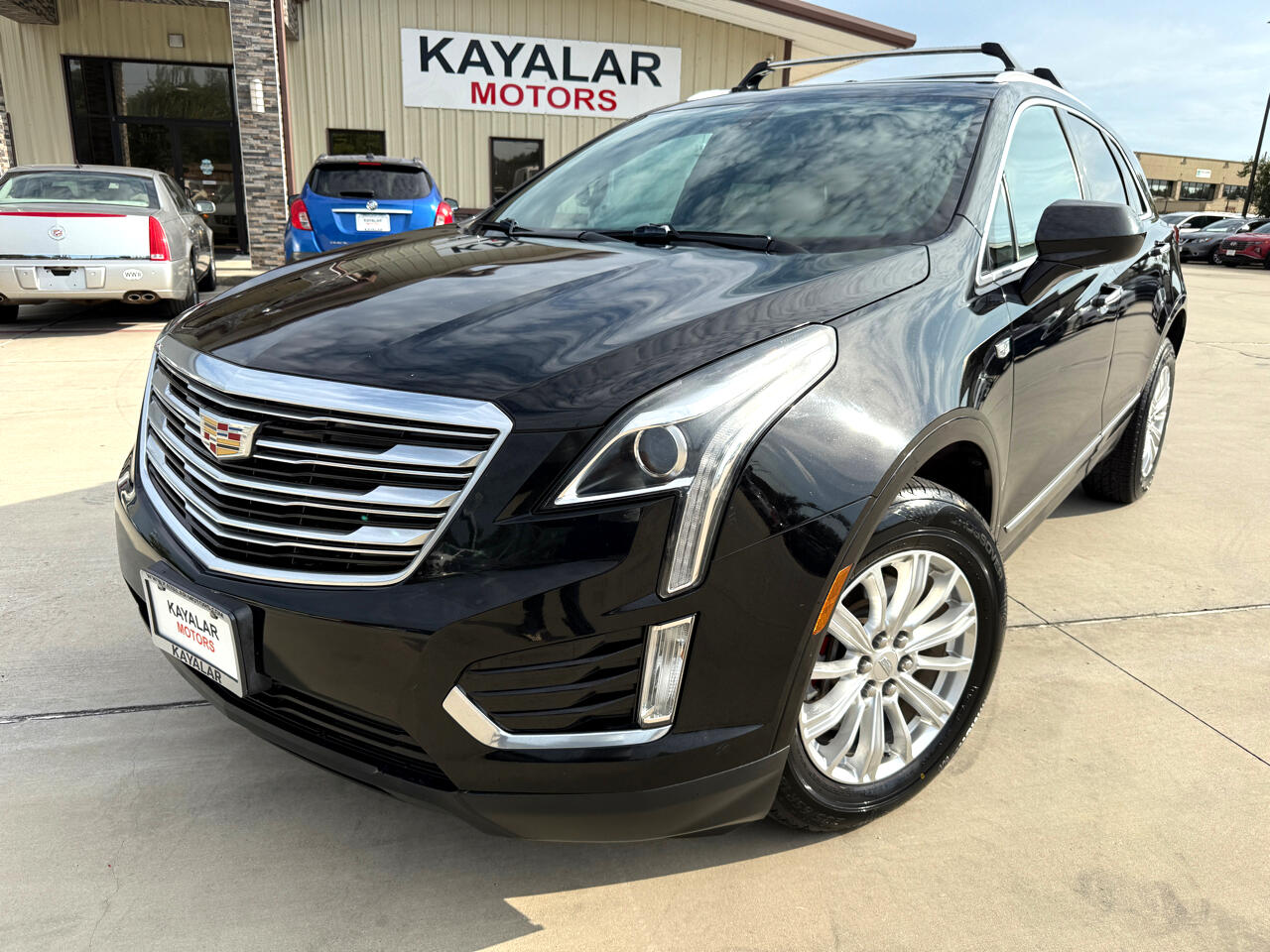 2017 Cadillac XT5 Base photo 2