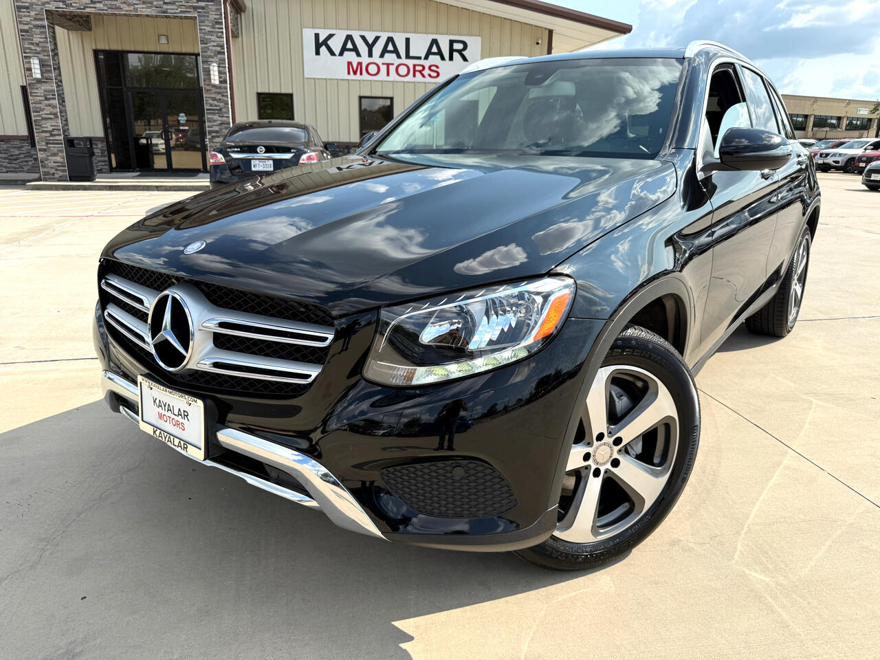 2016 Mercedes Benz GLC 300 photo 2