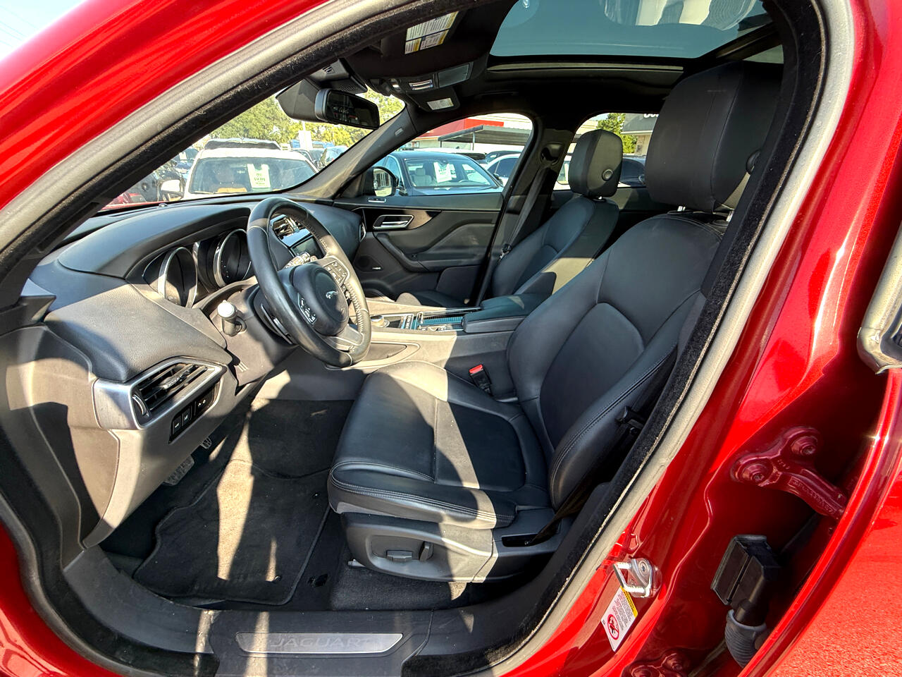 2018 Jaguar F-PACE Premium photo 10