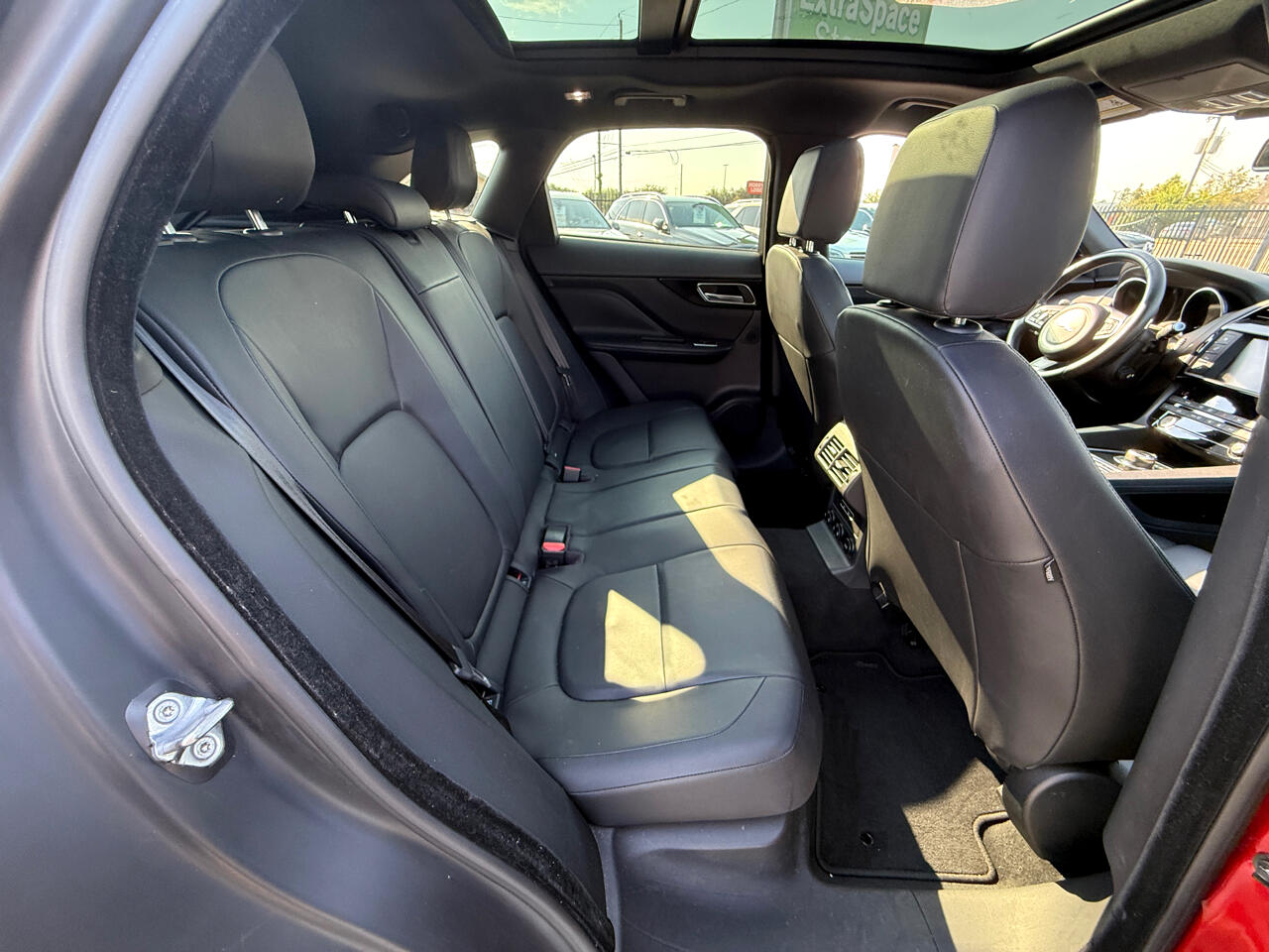 2018 Jaguar F-PACE Premium photo 15