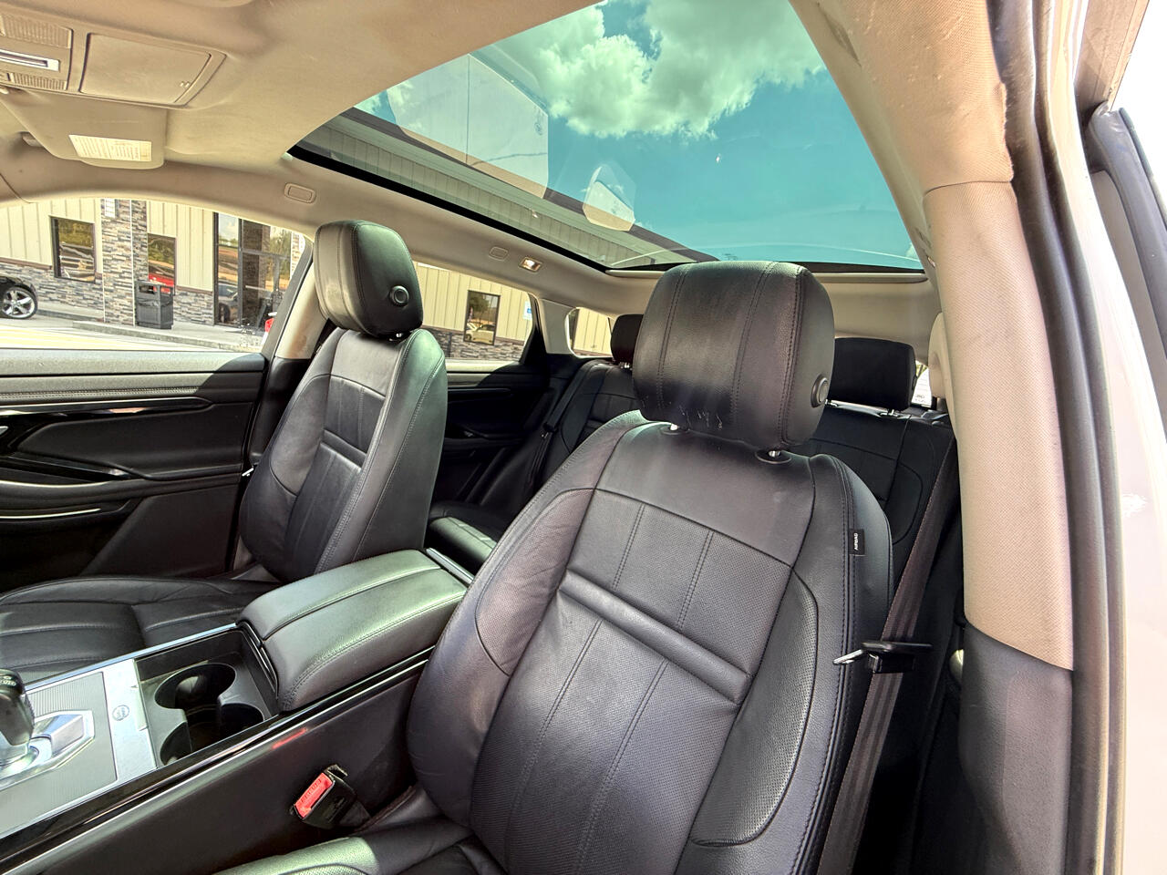2020 Land Rover Range Rover Evoque SE photo 9