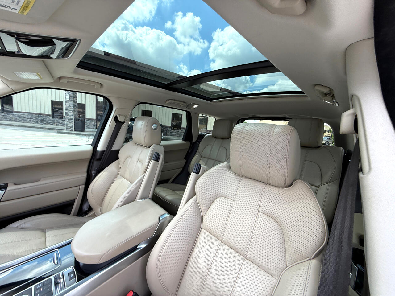 2016 Land Rover Range Rover Sport HSE photo 8