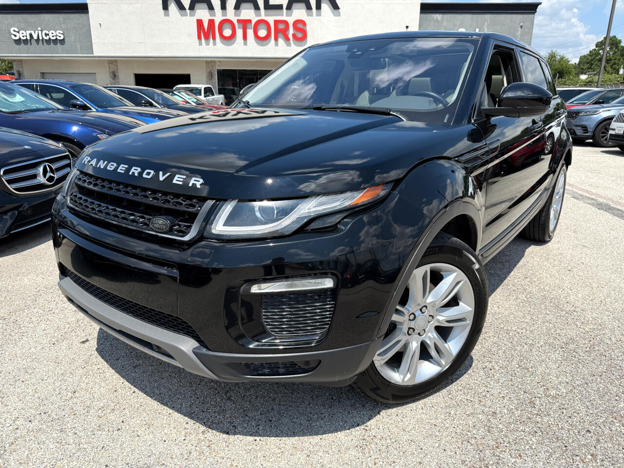 2017 Land Rover Range Rover Evoque SE photo 2