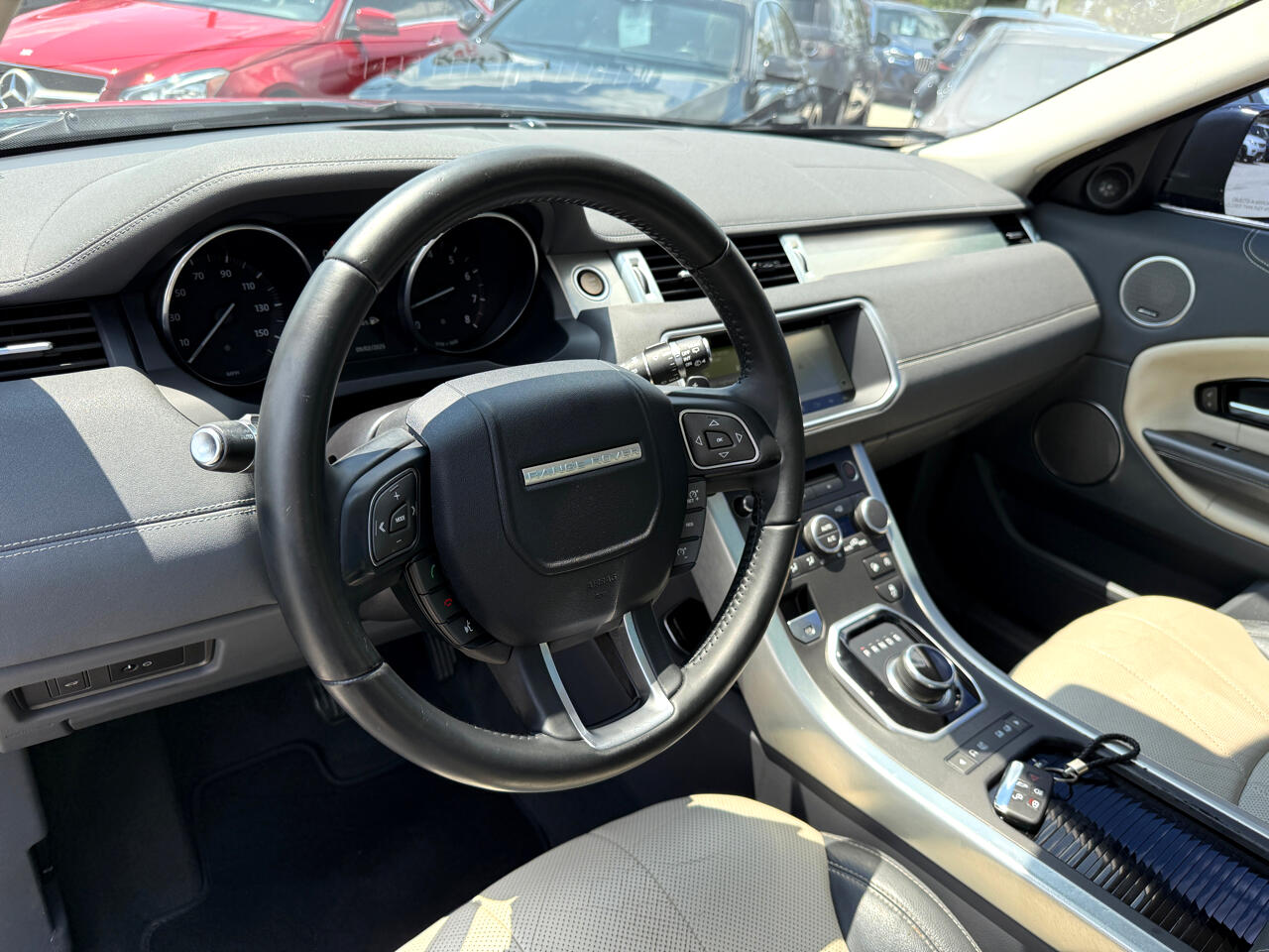 2017 Land Rover Range Rover Evoque SE photo 9